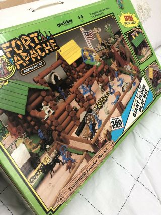 Lincoln Logs (similar) Vintage Fort Apache Frontier Play Set With Giant Mat