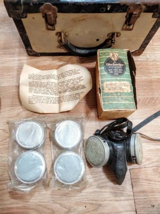 Willson Government Approved Gas Mask WGG Antique Box 6
