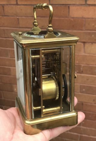 A GOOD ANTIQUE BRASS CASED FRENCH REPEATER CARRIAGE CLOCK,  CIRCA 1900s. 8