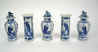 CHINESE BLUE & WHITE EXPORT PORCELAIN CUPBOARD GARNITURE VASES LONG ELIZA c1800 3