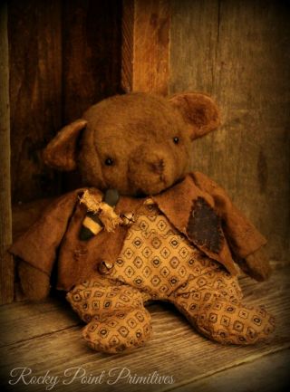 Primitive Spring Summer Teddy Bear With Bumble Bee