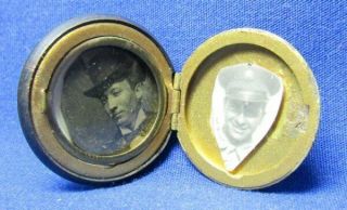 WWI Army Photo Locket Button by Liberty Mfg.  EXTREMELY RARE 2