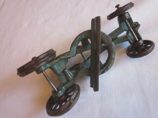 ANTIQUE CAST IRON TOY ROAD GRADER,  GREEN PAINT,  I920 ' s,  MADE BY A.  C.  WILLIAMS 10