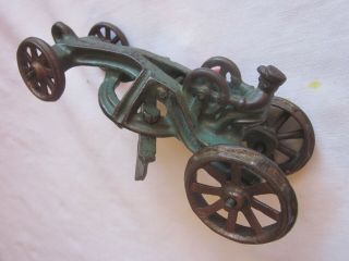 ANTIQUE CAST IRON TOY ROAD GRADER,  GREEN PAINT,  I920 ' s,  MADE BY A.  C.  WILLIAMS 8