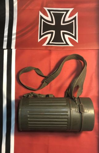 1935 German Gas Mask Complete With Straps Can And Matching Parts