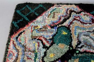 RARE FOLK ART 19TH C WOOL HOOKED RUG WITH A BUTTERFLY DESIGN IN GREAT COLORS 4