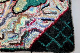 RARE FOLK ART 19TH C WOOL HOOKED RUG WITH A BUTTERFLY DESIGN IN GREAT COLORS 6