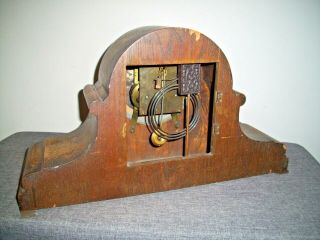 Antique 1930 ' s Oak Mantel Clock with Scrolled Shaped Frontage (Pendulum and Key) 6