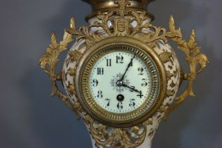 19thC Antique FRENCH VICTORIAN URN Style PORCELAIN & ORMOLU Old MANTEL CLOCK 3