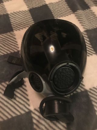 MSA MCU 2/P GAS MASK SMALL With TINTED OUTSERT 3 SECOND SKINS 6