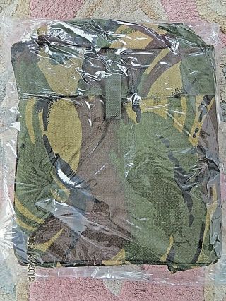 2009 BRITISH ARMY S10 GAS MASK (SIZE 2),  2 FILTERS (1 VAC.  WRAPPED) & HAVERSACK 10