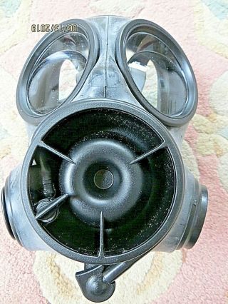 2009 BRITISH ARMY S10 GAS MASK (SIZE 2),  2 FILTERS (1 VAC.  WRAPPED) & HAVERSACK 3