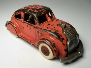 Vintage 1933 Red Hubley Chrysler Airflow Cast Iron Nickel Take Apart Car 4.  5 "