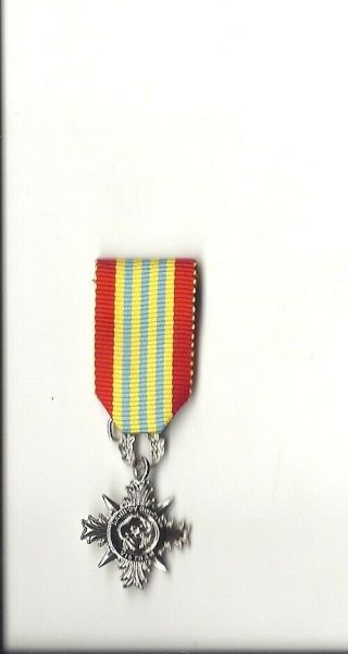 Vietnam Honor Award Mini Miniature Medal 2nd Class With Ribbon Bar Silver Clred