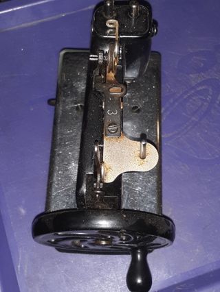 Vintage Childs Hand Crank Singer Sewing Machine Toy 12