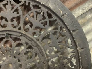 RARE Antique Vtg Ornate Cast Iron Round Wall Floor Chimney Grate Register 15.  75 
