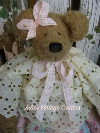 PRIMITIVE TEDDY BEAR DOLL,  ANTIQUE QUILT,  OLD LACE,  OLD PHOTO,  FOLK ART TEDDY BEAR 3