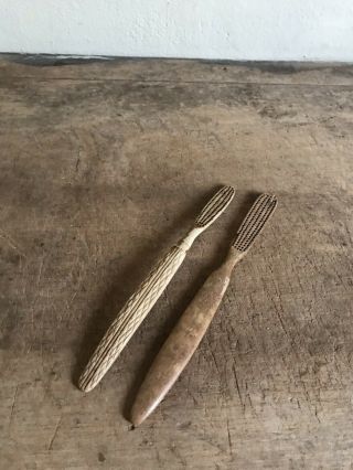2 Early Antique Hand Carved Pair Cow Bone Tooth Brushes Detailed Patina Aafa