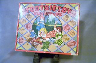 Vintage 1940 ' s Tootsie Toy Living Room Dollhouse Miniature Set Complete 3