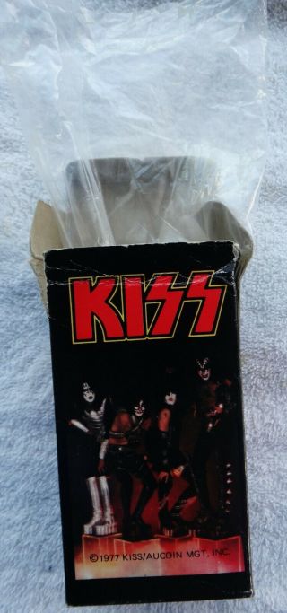 KISS 1977 TRANSISTER RADIO in shape with box AUCOIN 6