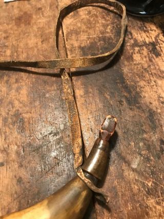 Revolutionary War 18th Century Rare Powder Horn With Strap Carved Tip