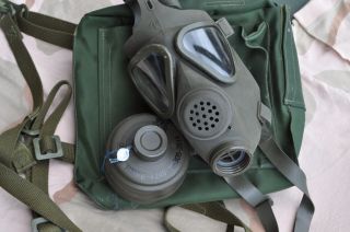 German Army Drager Nbc Gas Mask Comes With Canadian Army C4 Gas Mask Carrier Bag
