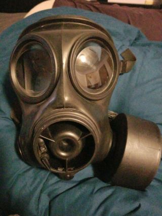 Vintage 1988 British Avon S10 Gas Mask Military Size 1,  With Filter