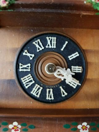 Vintage Black Forest Chalet Cuckoo Clock with Music box (around 1971) 8