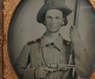 RARE CIVIL WAR 1/6 AMBROTYPE CONFEDERATE SOLDIER WITH COLT & RIFLE & HARDEE HAT 2
