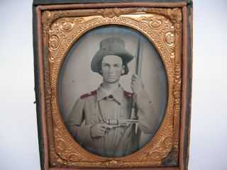 RARE CIVIL WAR 1/6 AMBROTYPE CONFEDERATE SOLDIER WITH COLT & RIFLE & HARDEE HAT 6