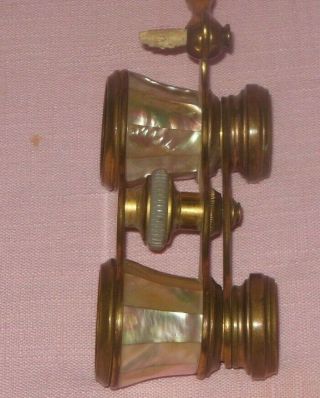 ANTIQUE IRIS PARIS MOTHER OF PEARL OPERA GLASSES WITH MOTHER OF PEARL HANDLE 4
