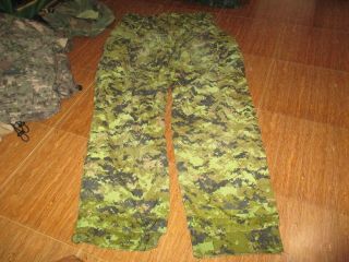 CANADIAN CADPAT ISSUE COMBAT PANTS 36,  Very Good 8