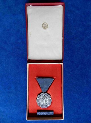 Yugoslavia.  Serbia.  Rare Medal For Merit,  Box And Ribbon.  Order.  Orden