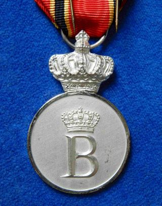 BELGIUM.  RARE SILVER MEDAL OF THE SERVICE TO THE ROYAL HOUSE,  BOX.  ORDER 10