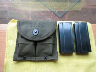 Us Military Vintage M1 Clip Pouch & 2 Magazines Great Conditions.