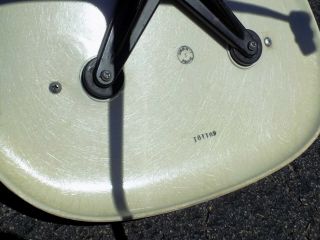 Vintage 60 ' s Charles Eames Herman Miller PSCC - 4 Fiberglass Shell Chair 10