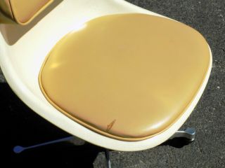 Vintage 60 ' s Charles Eames Herman Miller PSCC - 4 Fiberglass Shell Chair 4