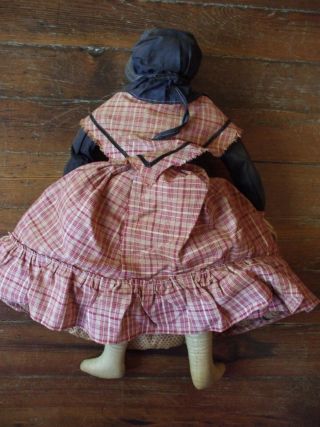 Antique Primitive Pilgrim Doll Beautifully Made Detailed Fabric Molded Face Lady 9