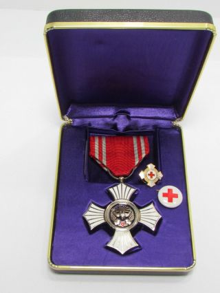 JAPANESE MEDAL RED CROSS GOLD MERIT AWARD BADGE MEDIC NURSE DOCTOR POST WW2 WWII 2