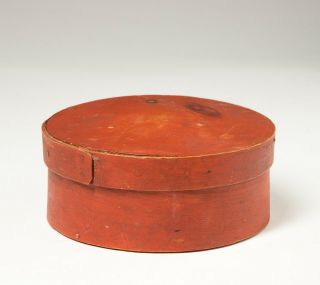 Old Shaker Lidded Pantry Box In Old Red Paint