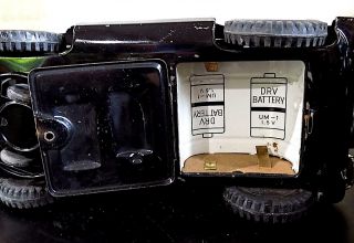 Vintage Tinplate Battery Operated Police Highway Patrol Jeep,  Daiya.  Japan.  60s 7