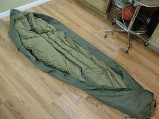Us Army M - 1949 Mountain Large Sleeping Bag W/ Water Repellant Case Down Filled