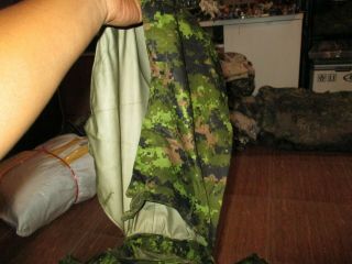 CANADIAN CADPAT ISSUE COMBAT ICE COAT,  Very Good 9