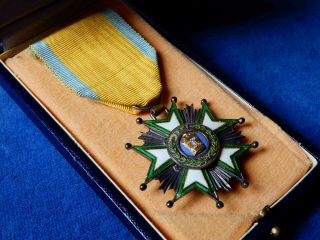 IRAN.  PERSIA.  ORDER OF THE CROWN 5TH CLASS.  MEDAL.  ORDEN 2