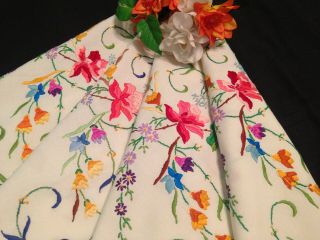 Vintage Hand Embroidered Tablecloth Stunning Flowers And Crochet Lace
