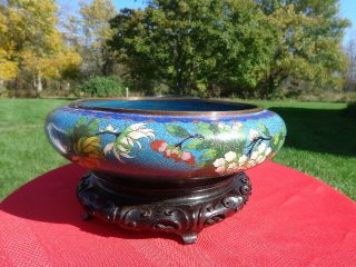 LARGE ANTIQUE CHINESE CLOISONNE BOWL WITH FLOWERS AND WOODEN STAND MARKED 6