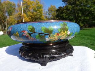 LARGE ANTIQUE CHINESE CLOISONNE BOWL WITH FLOWERS AND WOODEN STAND MARKED 9