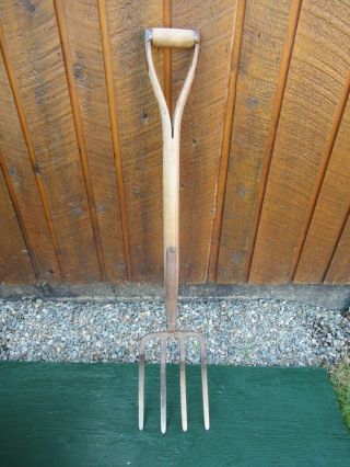 Great Vintage 4 Prong Hay Pitch Fork 41 " Wooden Handle Country Decor
