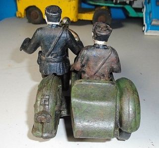 BIG HUBLEY CAST IRON POLICE MOTORCYCLE COMPLEAT W.  SIDE CAR & 2 POLICE RIDERS 3