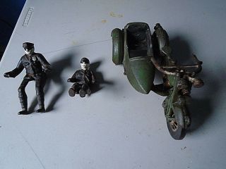 BIG HUBLEY CAST IRON POLICE MOTORCYCLE COMPLEAT W.  SIDE CAR & 2 POLICE RIDERS 5